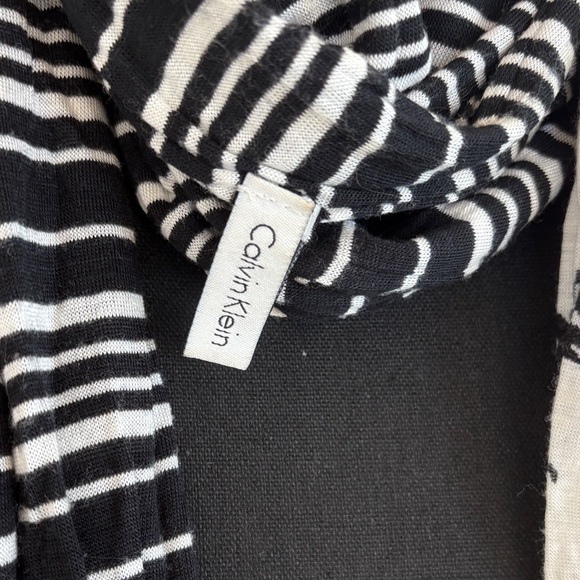 Calvin Klein Monochrome Abstract Scarf - Picture 2 of 7